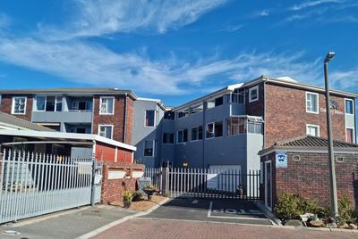 Apartment / Flat For Rent in Protea Heights, Brackenfell