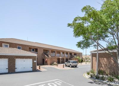 Apartment / Flat For Sale in Brackenfell South, Brackenfell
