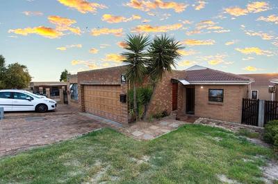 House For Sale in Protea Heights, Brackenfell