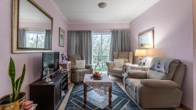 Apartment / Flat For Sale in Buh-rein, Cape Town