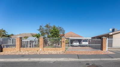 House For Sale in Oakdale, Bellville