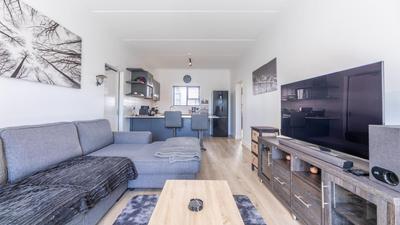 Apartment / Flat For Rent in Uitzicht, Durbanville