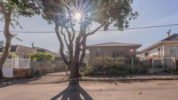 House For Sale in Boston, Bellville